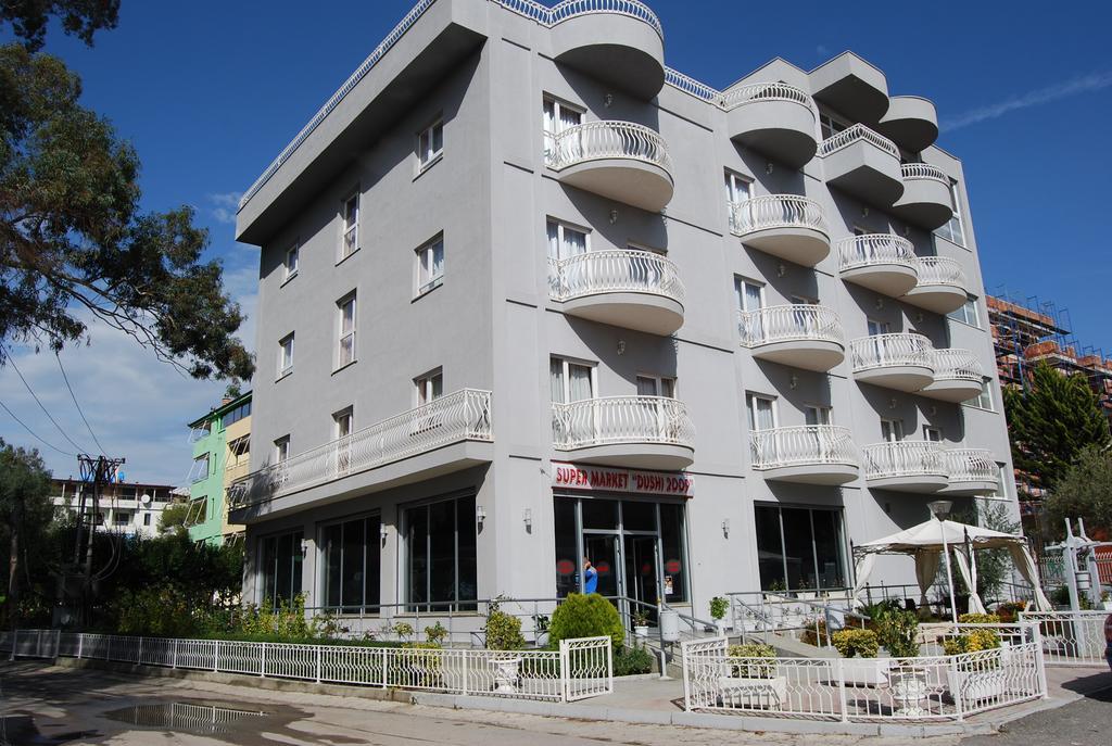 Hotel Marika Golem  Exterior photo
