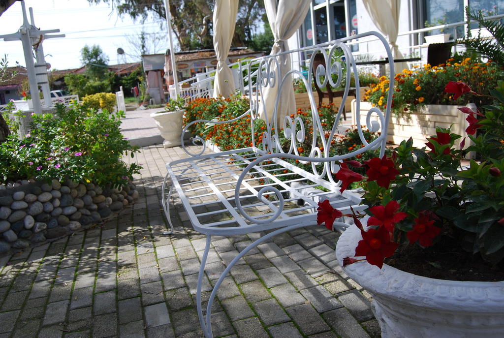 Hotel Marika Golem  Exterior photo