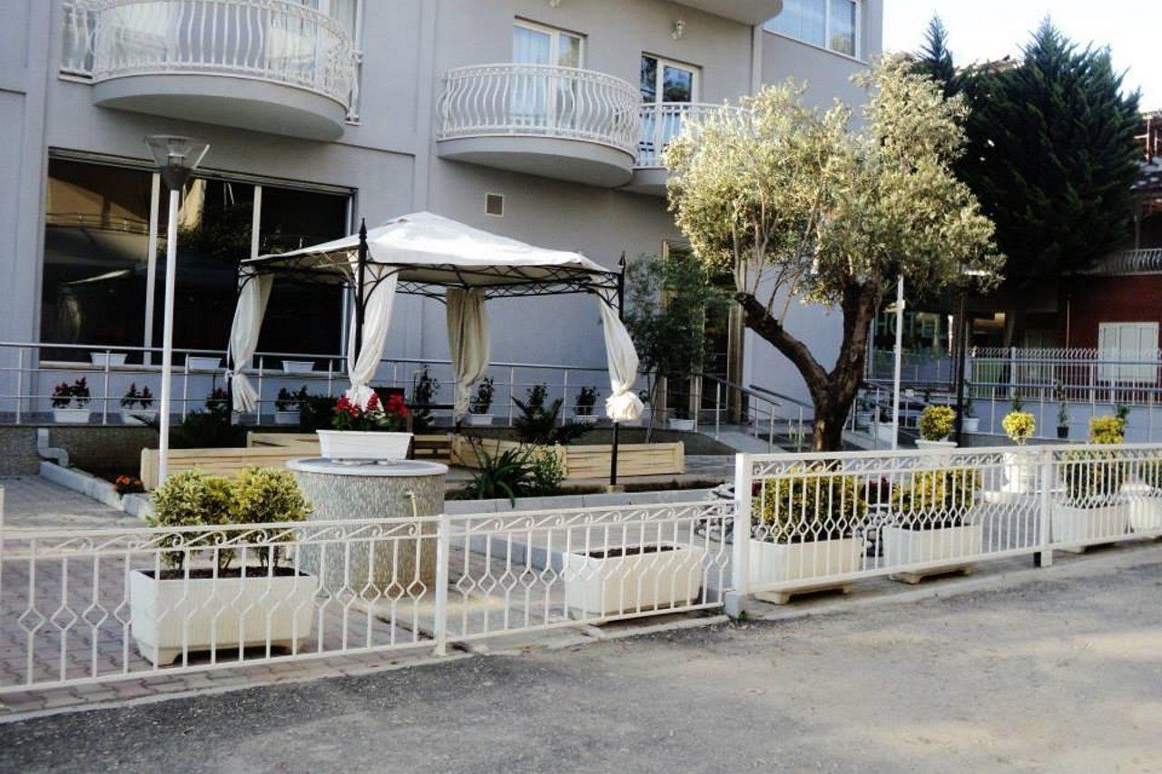 Hotel Marika Golem  Exterior photo
