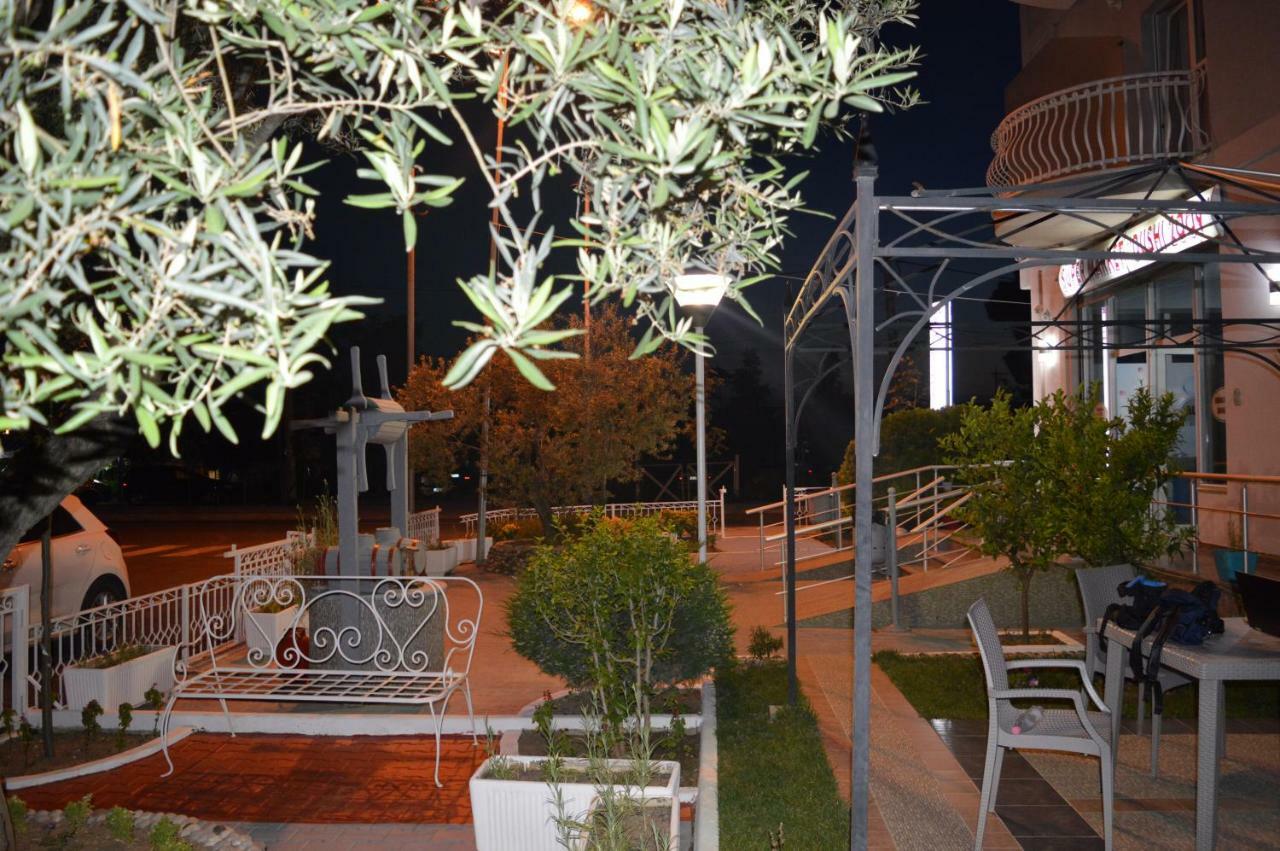 Hotel Marika Golem  Exterior photo